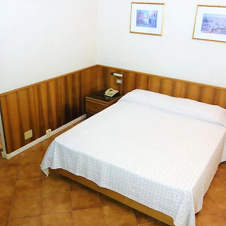 Euromotel Croce Bianca فندق