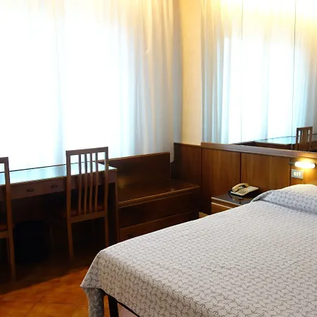 Euromotel Croce Bianca Hotel 2*