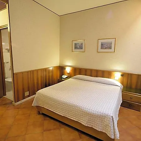 Euromotel Croce Bianca Hotel 2*