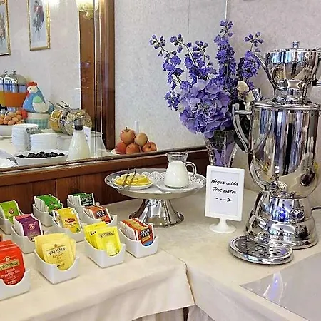 Euromotel Croce Bianca Hotel 2*