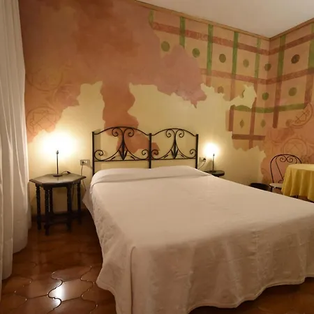 Euromotel Croce Bianca מלון