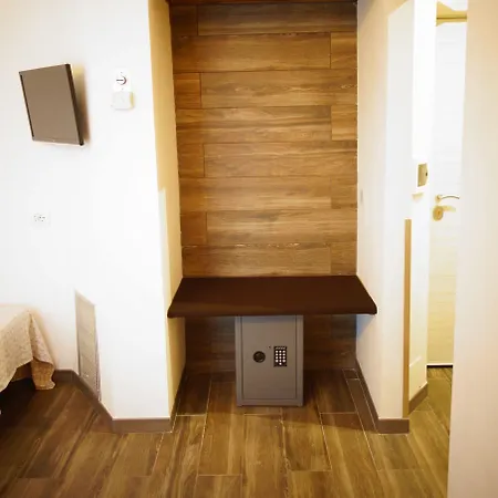 Euromotel Croce Bianca מלון